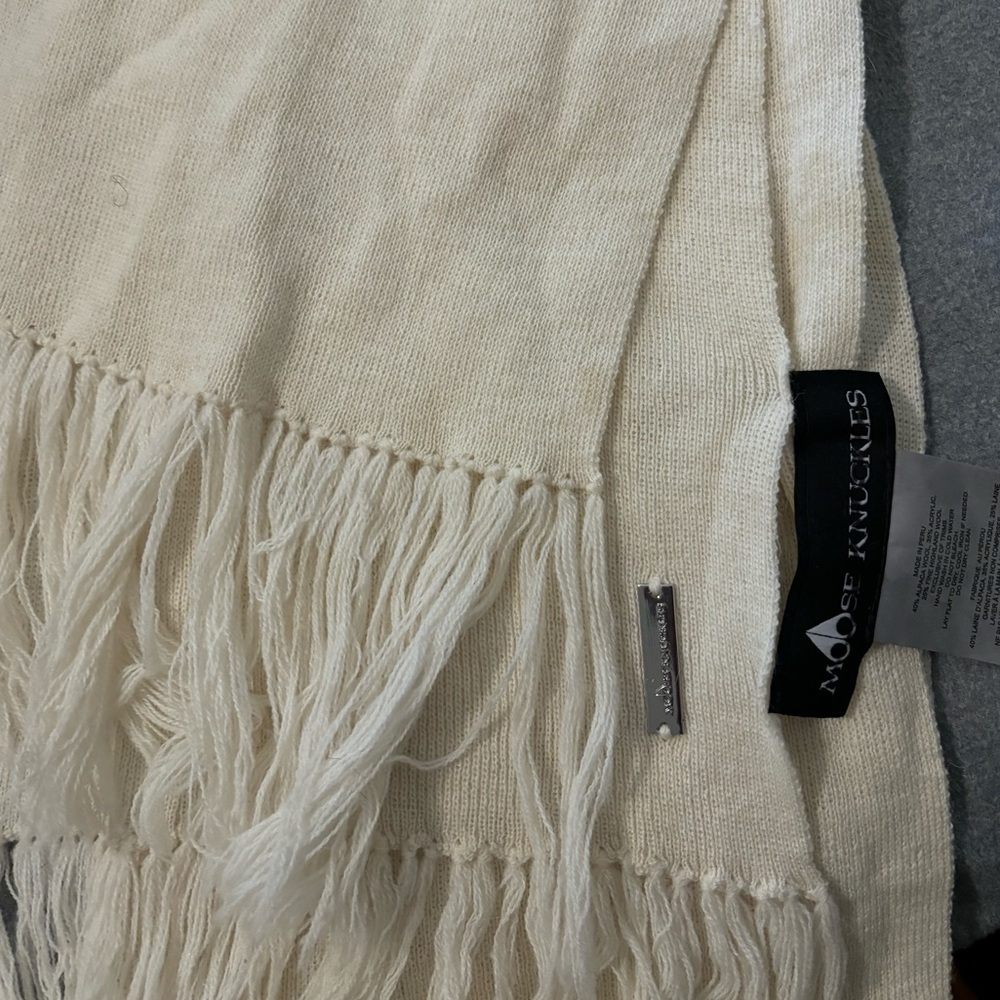 Moose Knuckles Scarf
